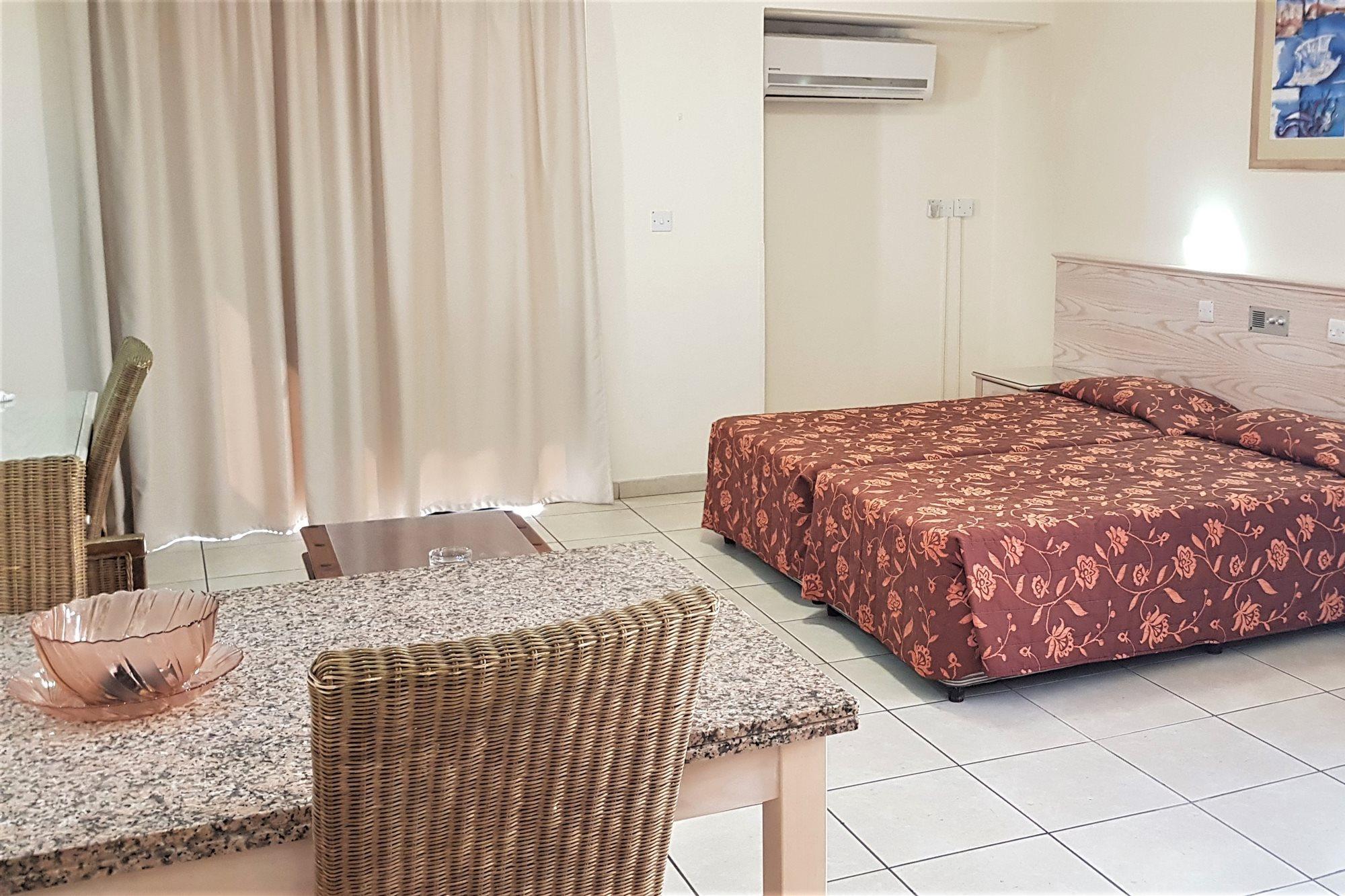Senator Hotel Apartments - Adults Only Ajía Nápa Eksteriør bilde