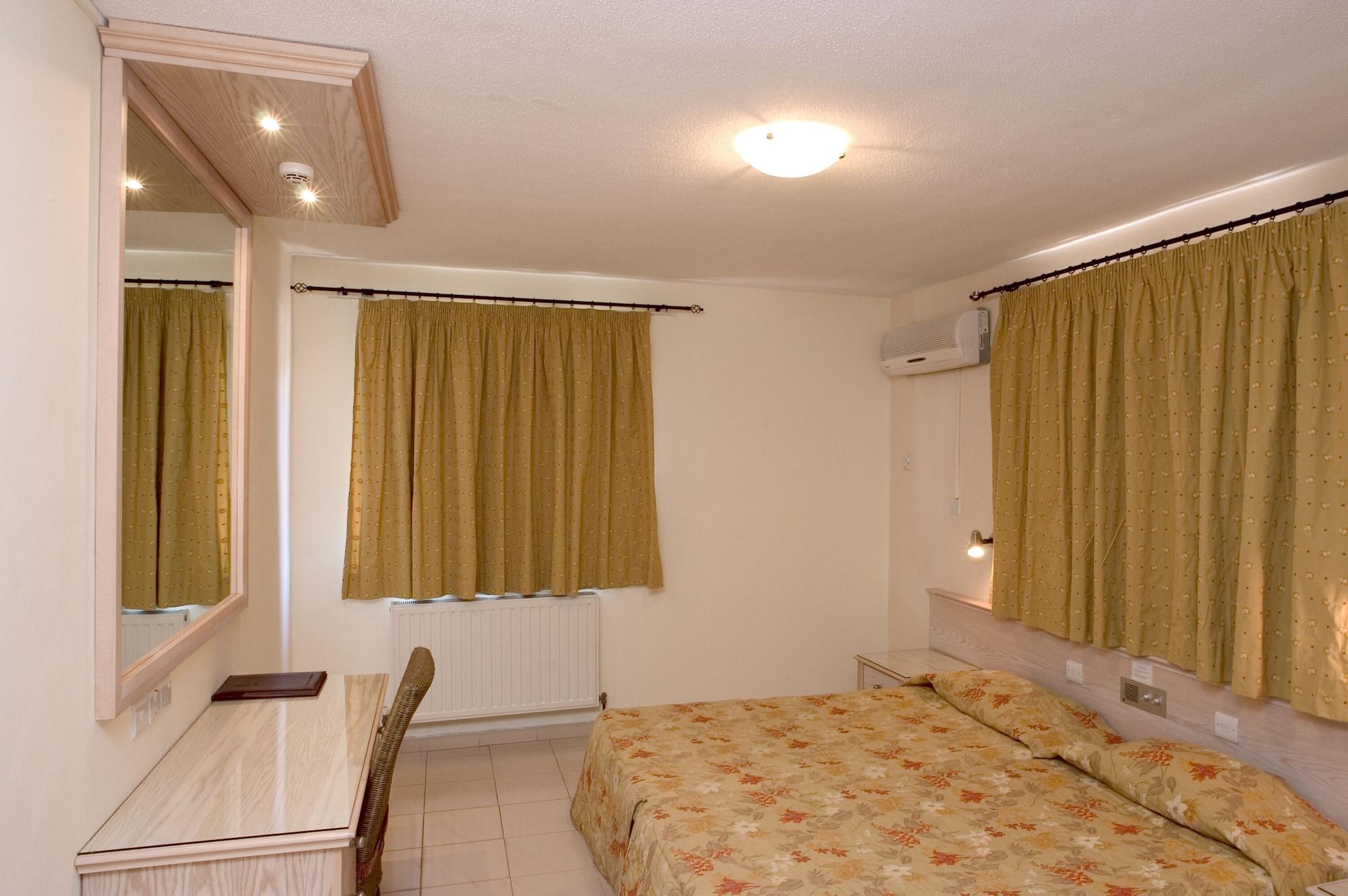 Senator Hotel Apartments - Adults Only Ajía Nápa Eksteriør bilde