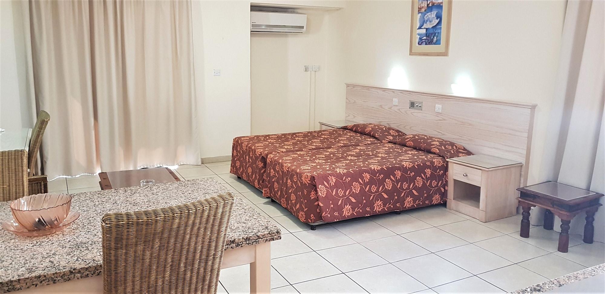 Senator Hotel Apartments - Adults Only Ajía Nápa Eksteriør bilde