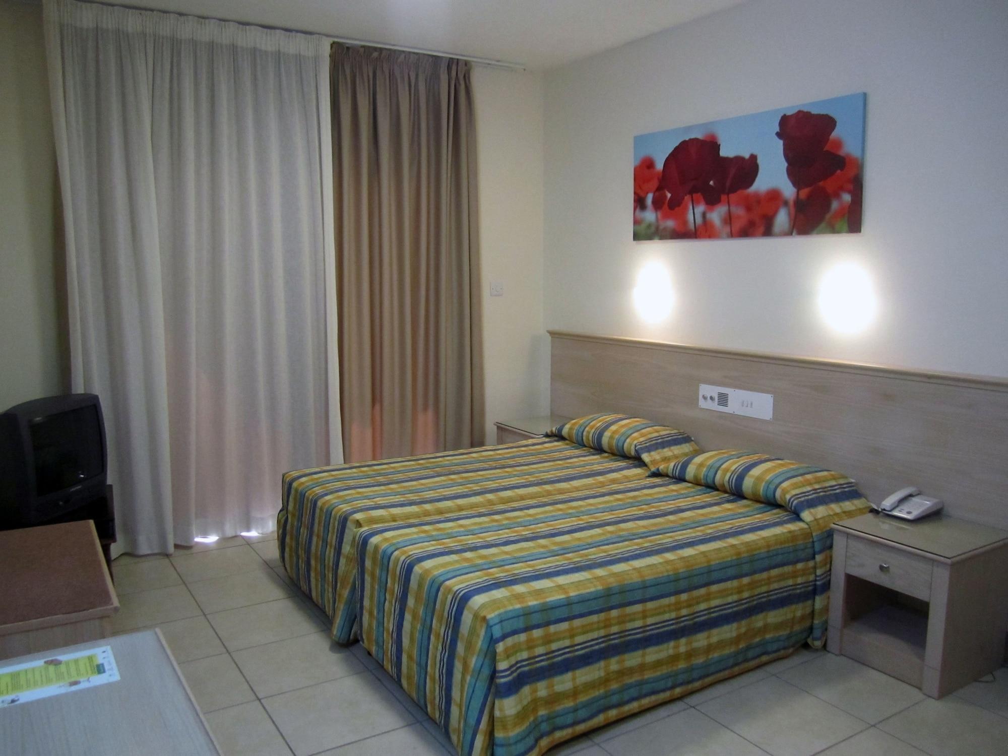 Senator Hotel Apartments - Adults Only Ajía Nápa Eksteriør bilde