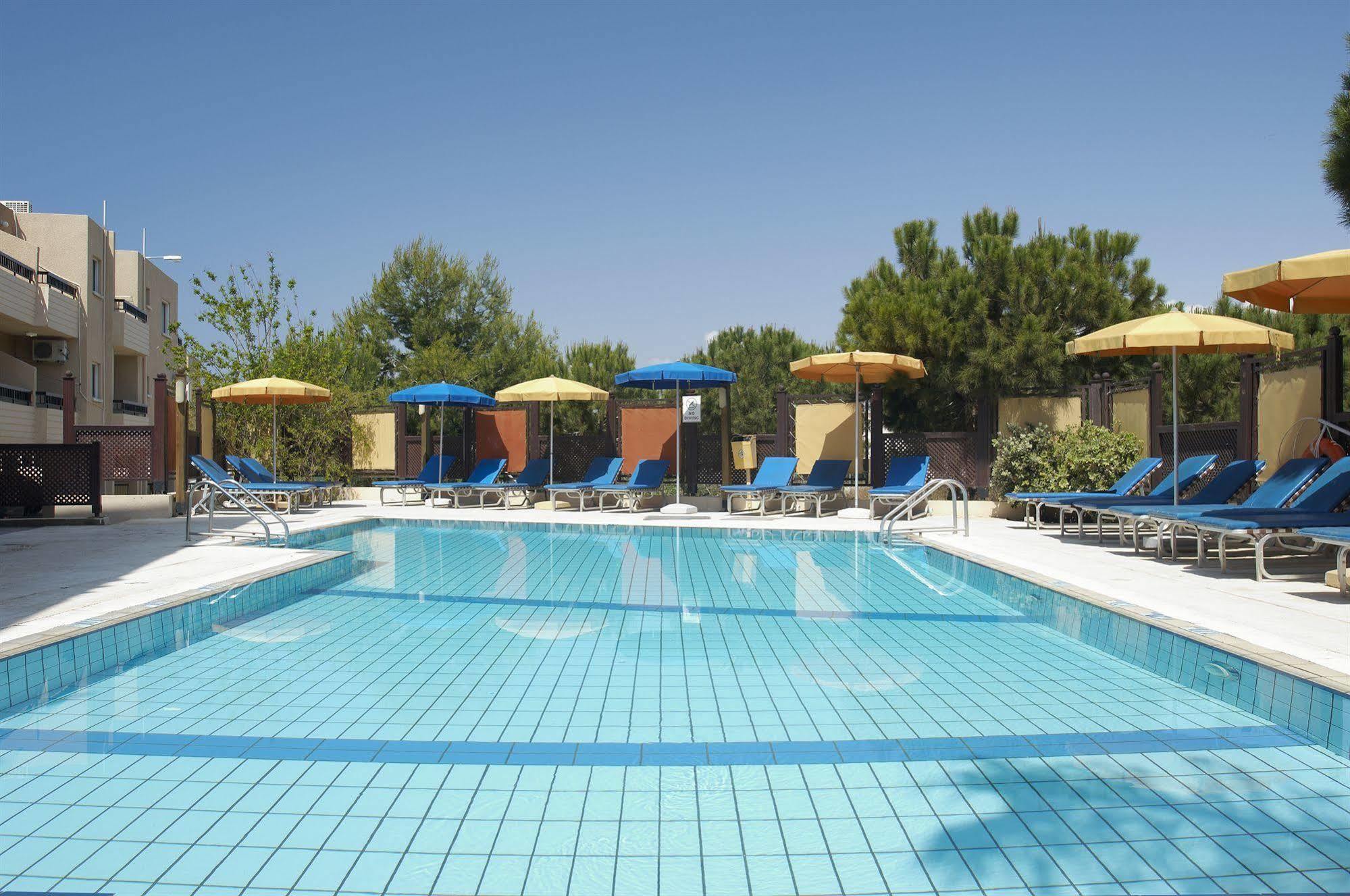 Senator Hotel Apartments - Adults Only Ajía Nápa Eksteriør bilde