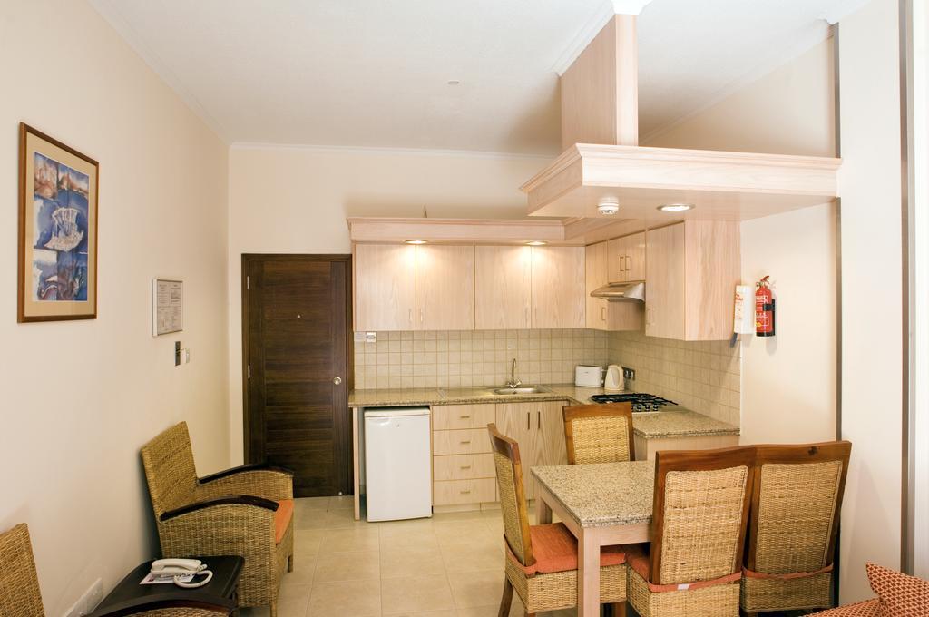 Senator Hotel Apartments - Adults Only Ajía Nápa Eksteriør bilde